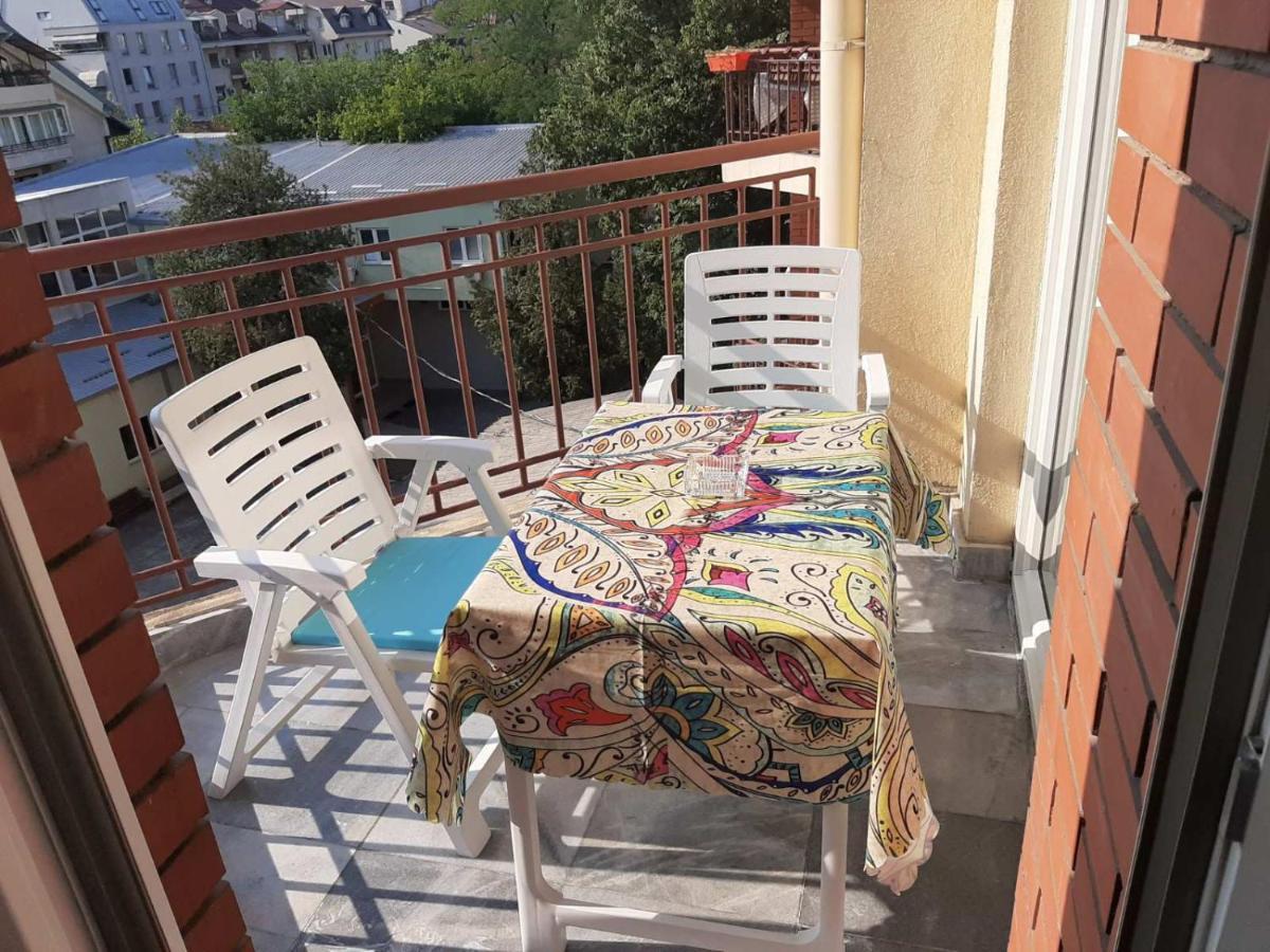 Iv2020 Apartment Skopje Buitenkant foto